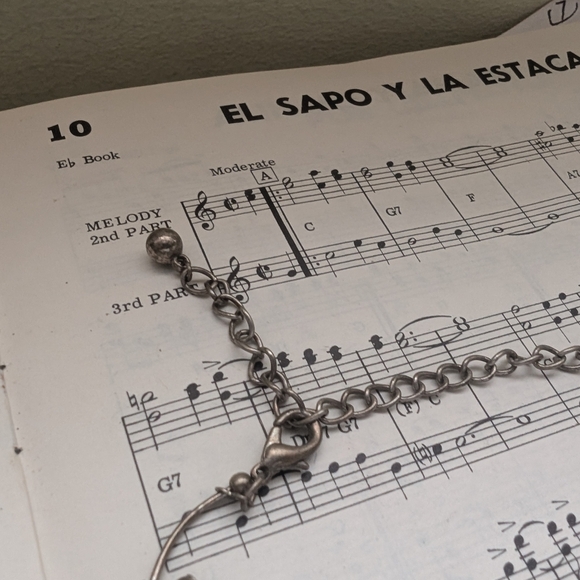 Elegant Silver Beaded Necklace - Picture 6 of 6